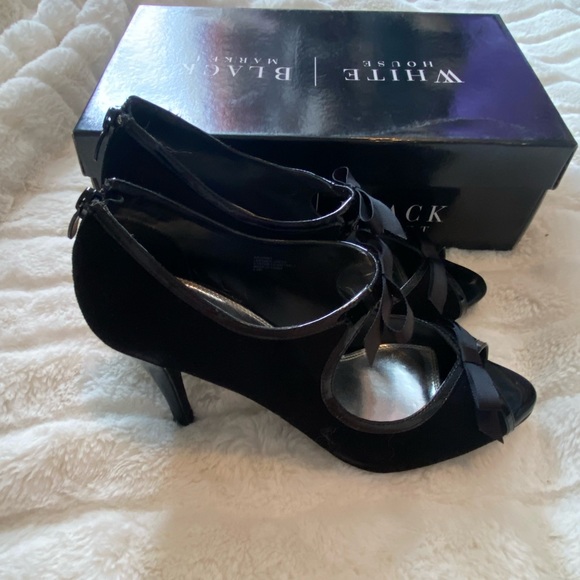 Beautiful White House Black Market heels - Picture 2 of 3